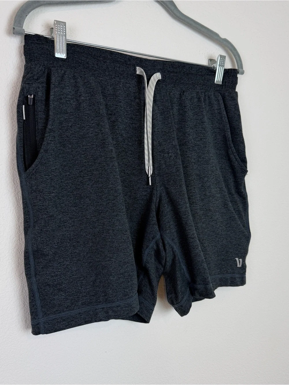 Vuori Men’s Pronto Performance shorts | Small | Grey